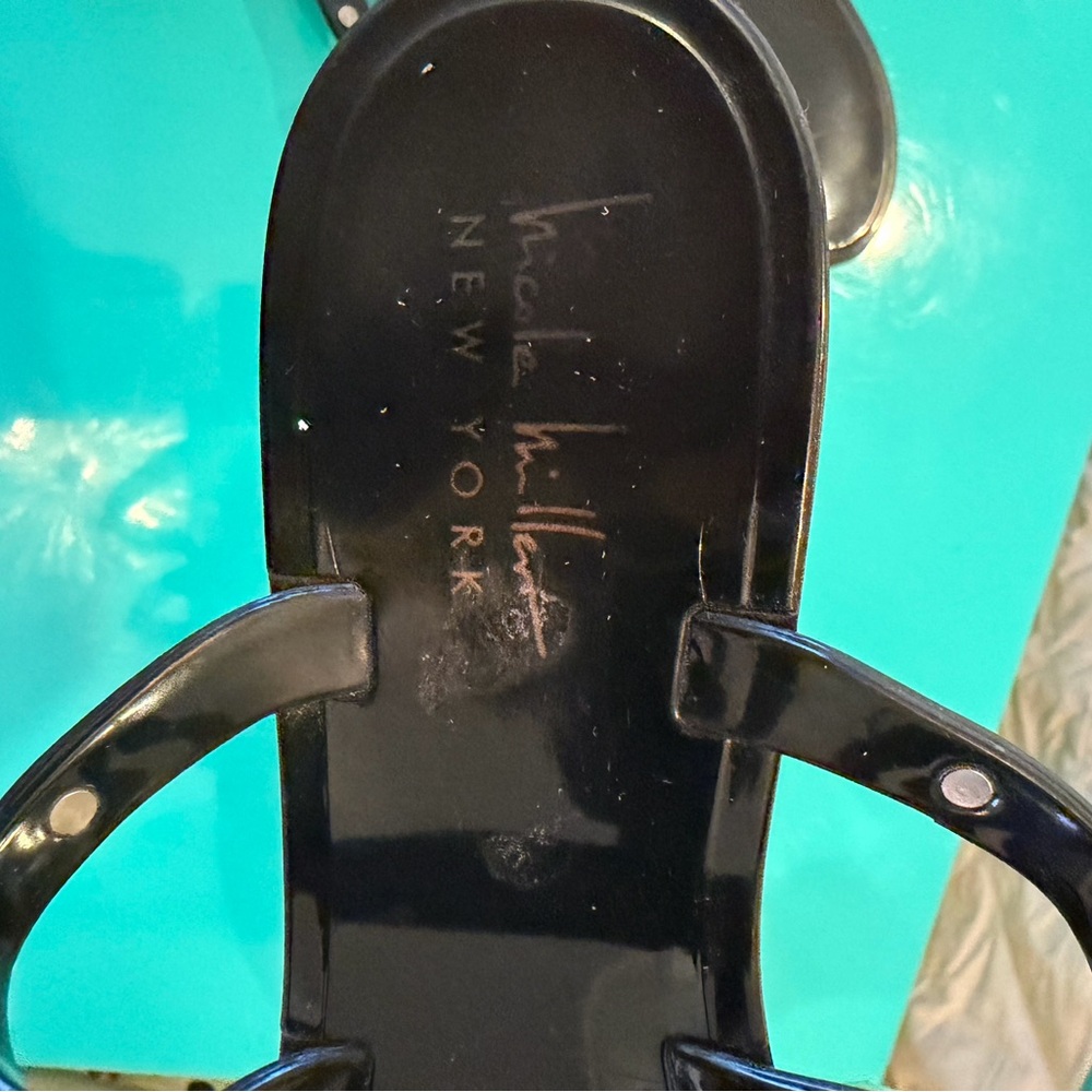 Nicole Miller New York studded jelly flip-flop sandals - size 6! - Picture 3 of 3